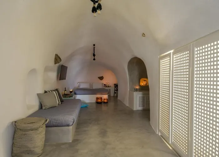 Mybozer Cave Villa *