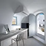 Mybozer Cave * Karterados (Santorini)