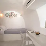 Mybozer Cave Karterados (Santorini)