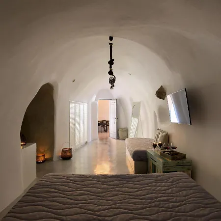 Mybozer Cave Villa *