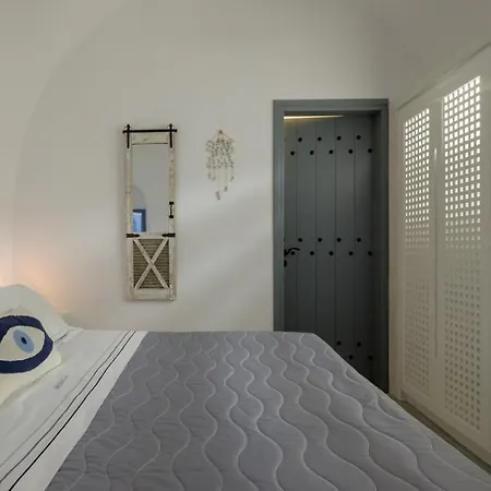 Villa Mybozer Cave Karterados (Santorini)