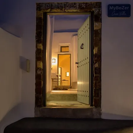 Mybozer Cave Karterados (Santorini)