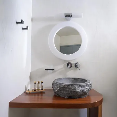 Mybozer Cave * Karterados (Santorini)