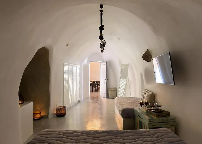 Mybozer Cave Villa *